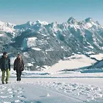 Traditionshotel Schwarzer Adler Отель Таннхайм