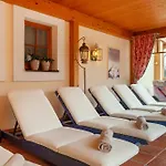 Отель Traditionshotel Schwarzer Adler Таннхайм