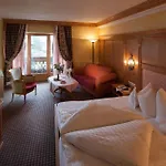 Traditionshotel Schwarzer Adler Таннхайм
