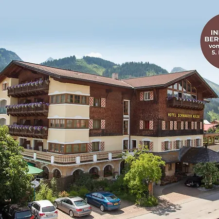 Traditionshotel Schwarzer Adler Szálloda 4*