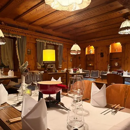 Traditionshotel Schwarzer Adler Hotel 4*