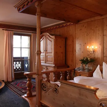 Traditionshotel Schwarzer Adler Hotel Tannheim