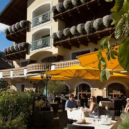 Traditionshotel Schwarzer Adler Hotel Tannheim