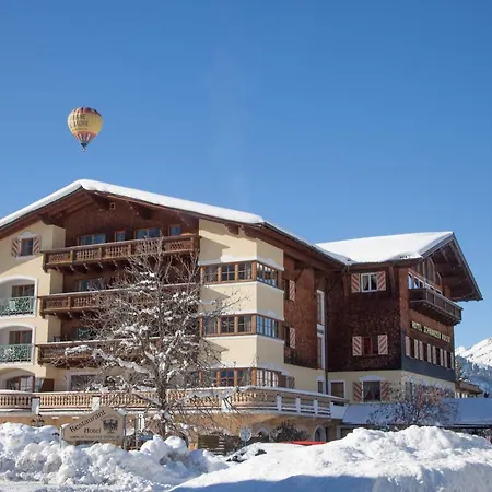 Traditionshotel Schwarzer Adler 4*