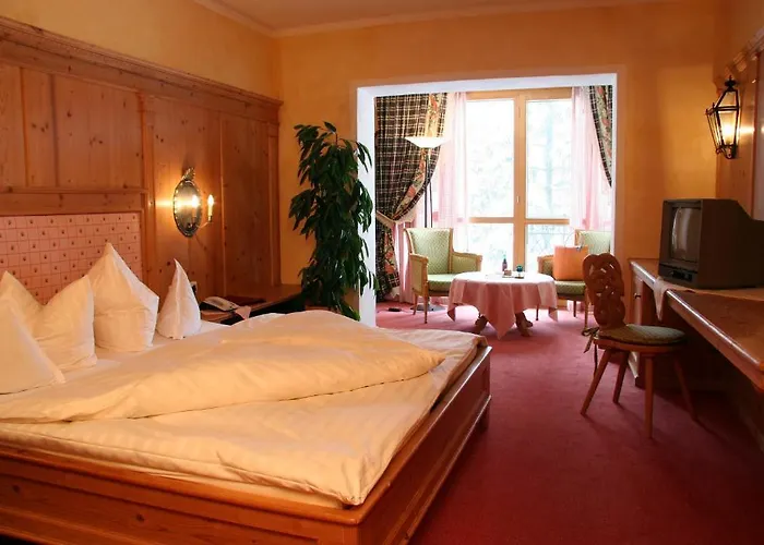 Szálloda Traditionshotel Schwarzer Adler 4*