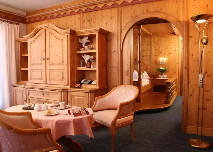 Traditionshotel Schwarzer Adler 4*