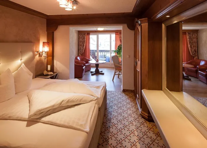 Hotel Traditionshotel Schwarzer Adler 4*