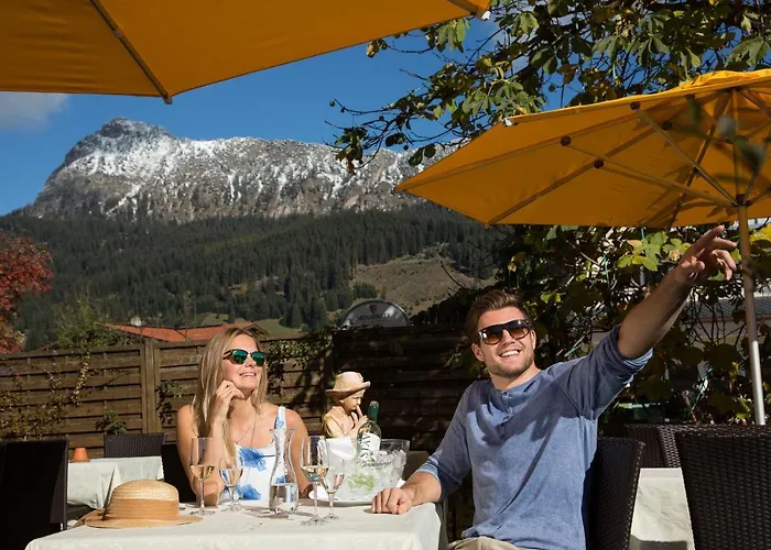 Traditionshotel Schwarzer Adler Hotel Tannheim