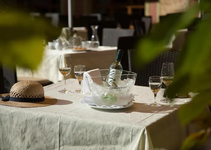 Traditionshotel Schwarzer Adler