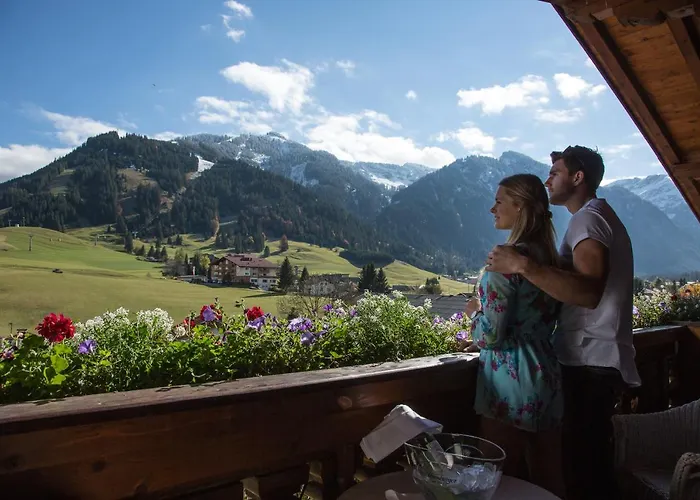 Traditionshotel Schwarzer Adler Hotel Tannheim