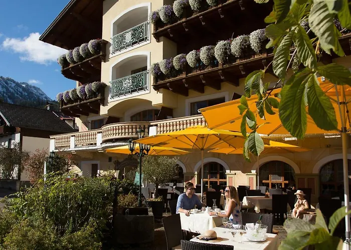 Traditionshotel Schwarzer Adler Hotel Tannheim