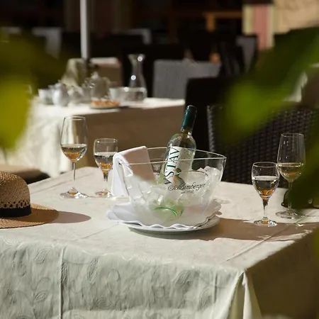 Traditionshotel Schwarzer Adler